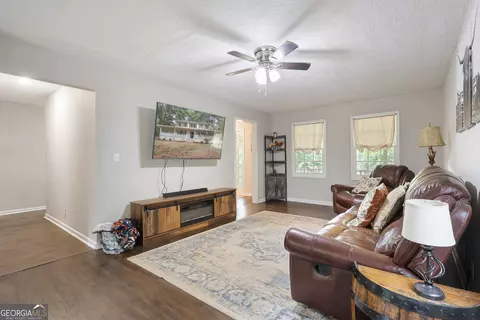 Entry Way - 686 Dailey Mill Rd, Mcdonough, GA 30253 photo 2 of 3