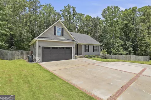 Exterior - 121 Churchill Ct, Lagrange, GA 30241 photo 4 of 17