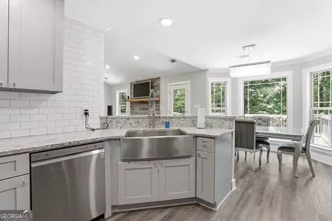 Kitchen - 121 Churchill Ct, Lagrange, GA 30241 photo 3 of 5