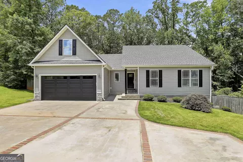 121 Churchill Ct, Lagrange, GA 30241