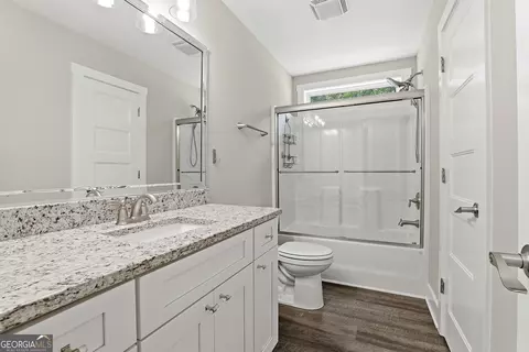 Bath - 121 Churchill Ct, Lagrange, GA 30241 photo 3 of 4