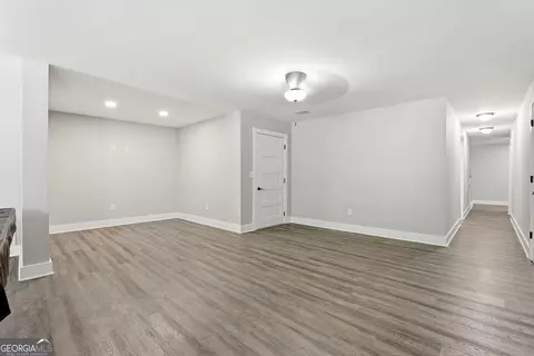 Entry Way - 121 Churchill Ct, Lagrange, GA 30241 photo 5 of 5