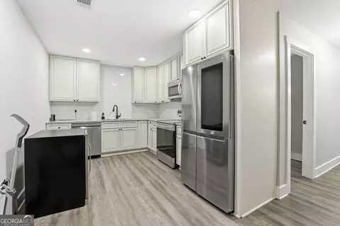 Kitchen - 121 Churchill Ct, Lagrange, GA 30241 photo 4 of 5