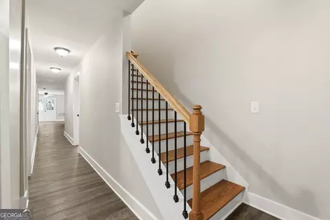 Entry Way - 121 Churchill Ct, Lagrange, GA 30241 photo 3 of 5