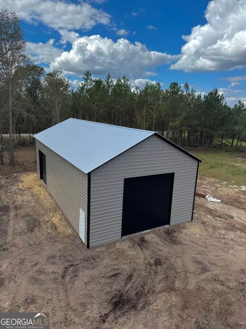 164 Strawberry Cir, Swainsboro, GA 30401