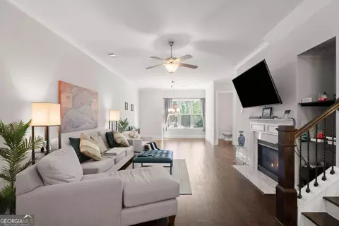 Living - 1372 Doublegate Dr, Atlanta, GA 30319 photo 2 of 2