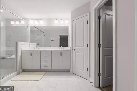 Bath - 1372 Doublegate Dr, Atlanta, GA 30319 photo 3 of 4