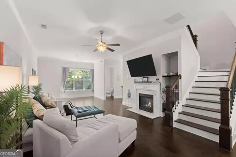 Living - 1372 Doublegate Dr, Atlanta, GA 30319 photo 1 of 2