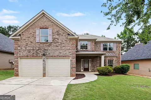 7985 Snapwell Dr, Fairburn, GA 30213