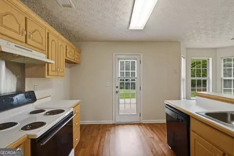 Kitchen - 30 Hunters Trce, Covington, GA 30014 photo 1 of 4