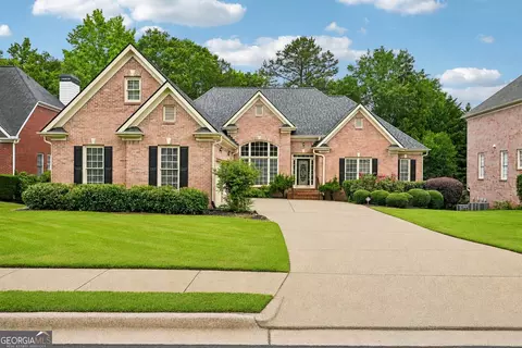 3923 Springtree Ln, Hoschton, GA 30548