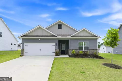 444 Egret Ct, Jefferson, GA 30549
