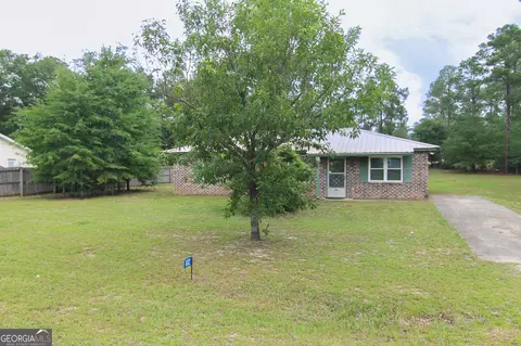 102 Plantation Dr, Butler, GA 31006