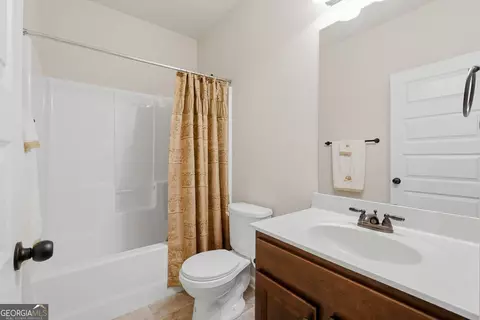 Bath - 3268 Trinity Mill Cir, Dacula, GA 30019 photo 3 of 4