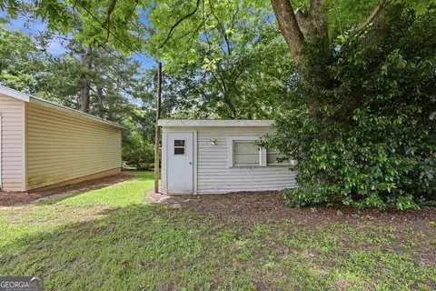 Exterior - 115 S Broad St, Bowman, GA 30624 photo 5 of 9