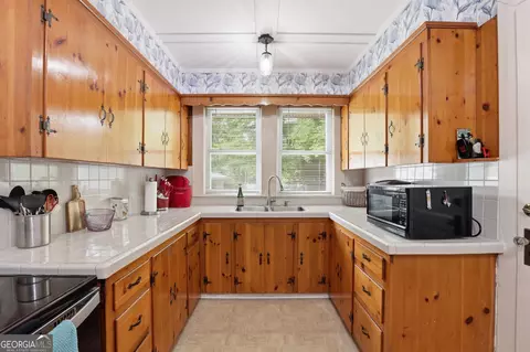 Kitchen - 115 S Broad St, Bowman, GA 30624 photo 3 of 3