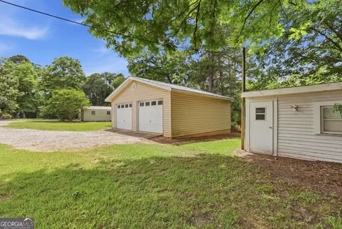 Exterior - 115 S Broad St, Bowman, GA 30624 photo 6 of 9