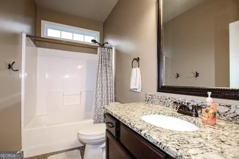 Bath - 203 Ousley Way, Perry, GA 31069 photo 3 of 5