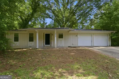 5900 Dart Dr, Lithonia, GA 30058