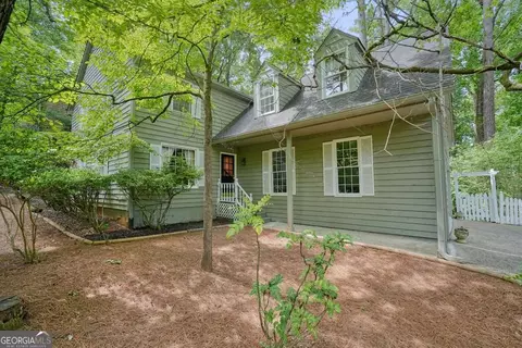 2205 Six Branches Dr, Roswell, GA 30076