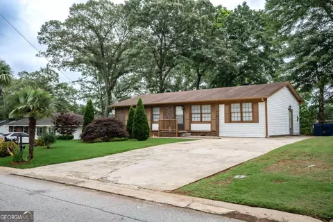 520 Pinecrest Dr, Riverdale, GA 30274