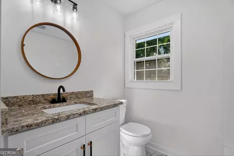 Bath - 239 Wilcox Rd, Lagrange, GA 30241 photo 2 of 3