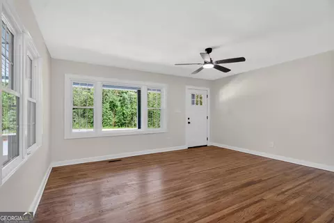 Living - 239 Wilcox Rd, Lagrange, GA 30241 photo 2 of 4