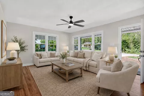 Living - 239 Wilcox Rd, Lagrange, GA 30241 photo 4 of 4
