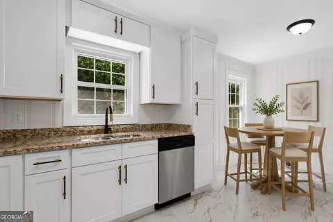 Kitchen - 239 Wilcox Rd, Lagrange, GA 30241 photo 4 of 4
