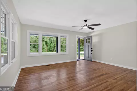 Living - 239 Wilcox Rd, Lagrange, GA 30241 photo 1 of 4