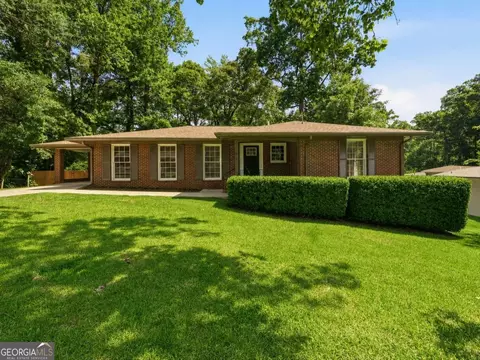 61 Barrett Cir SE, Marietta, GA 30060