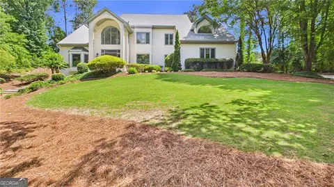 10 Quarry Lake Ct, Atlanta, GA 30342
