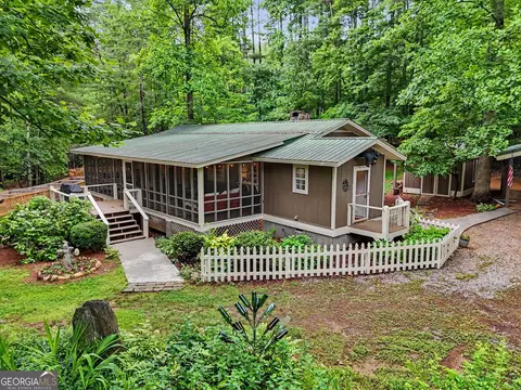 5637 Murray Cove Rd, Tiger, GA 30576