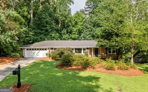 2671 Tanglewood Rd, Decatur, GA 30033
