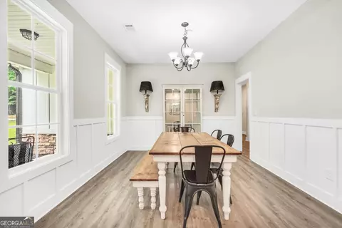 Dining - 1577 Stark Rd, Jackson, GA 30233 photo 2 of 3