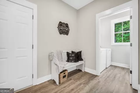 Entry Way - 1577 Stark Rd, Jackson, GA 30233 photo 4 of 4