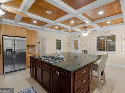 Kitchen - 525 Levi Barnes Rd, Jackson, GA 30233 photo 4 of 8
