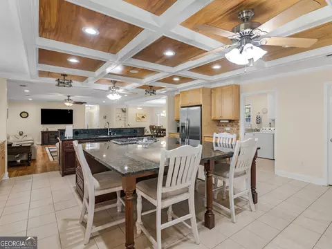 Kitchen - 525 Levi Barnes Rd, Jackson, GA 30233 photo 6 of 8