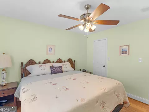 Bedroom - 525 Levi Barnes Rd, Jackson, GA 30233 photo 4 of 8