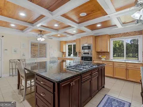 Kitchen - 525 Levi Barnes Rd, Jackson, GA 30233 photo 2 of 8