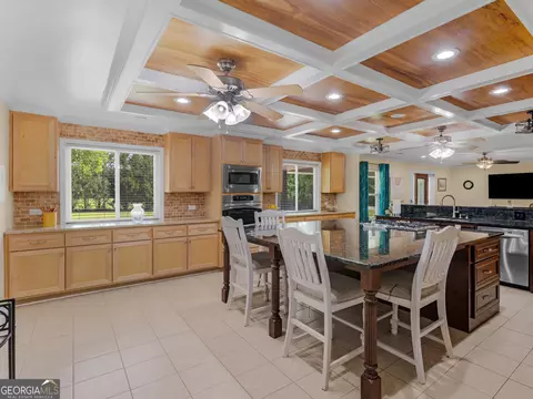 Kitchen - 525 Levi Barnes Rd, Jackson, GA 30233 photo 7 of 8