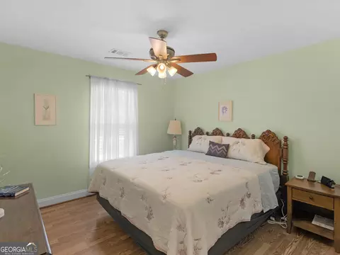 Bedroom - 525 Levi Barnes Rd, Jackson, GA 30233 photo 2 of 8