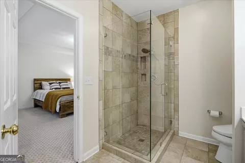 Bath - 227 Edinburgh Ct, Milton, GA 30004 photo 2 of 5