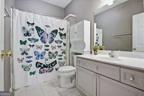 Bath - 227 Edinburgh Ct, Milton, GA 30004 photo 4 of 5