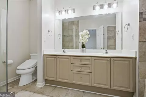 Bath - 227 Edinburgh Ct, Milton, GA 30004 photo 1 of 5