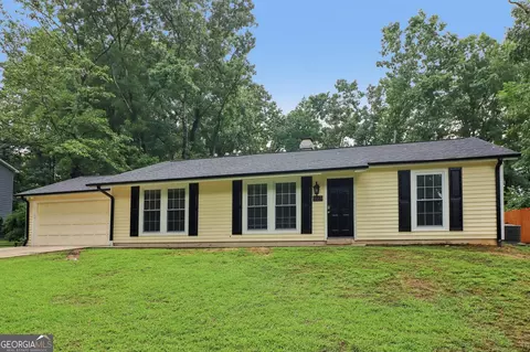 923 Bay Berry Ln, Lawrenceville, GA 30043