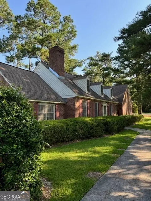 224 N Edgewood Dr, Statesboro, GA 30458