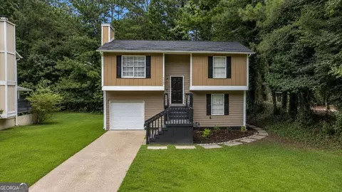 5300 Forest Downs Ln, Atlanta, GA 30349
