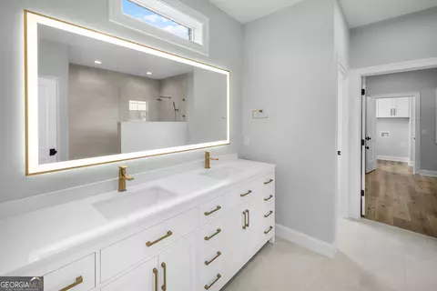 Bath - 120 Stadium Dr, Guyton, GA 31312 photo 1 of 8