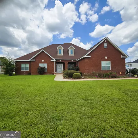 305 Hathersage Dr, Kathleen, GA 31047